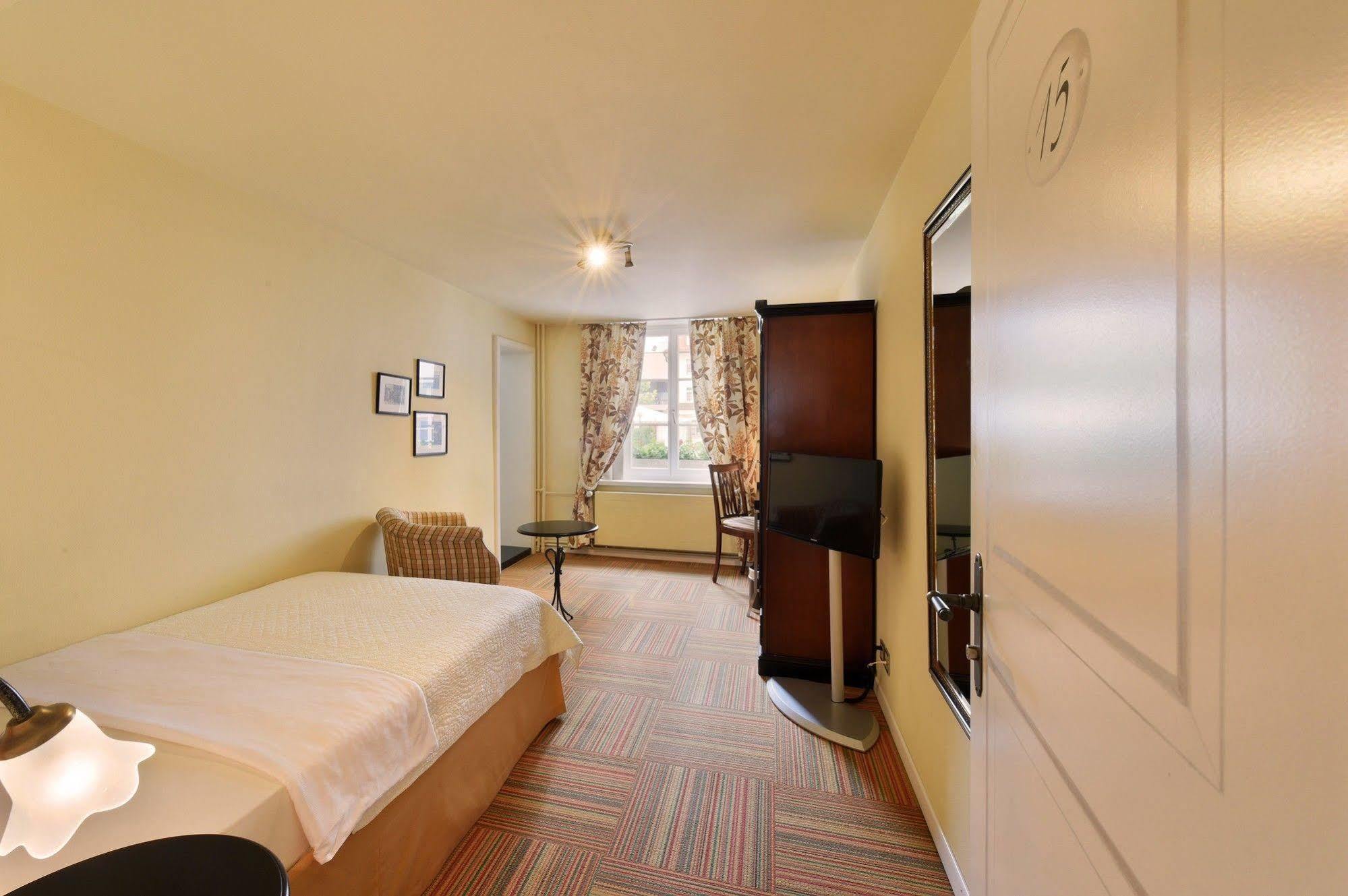 Romantik Hotel Schwan Хорґен Екстер'єр фото
